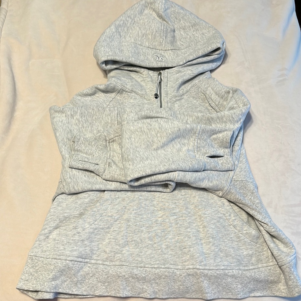 Lululemon 1/2 zip scuba hoodie